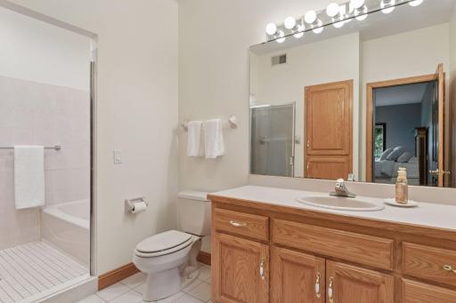 10 Apple Orchard Court, Saint Paul, MN 55110