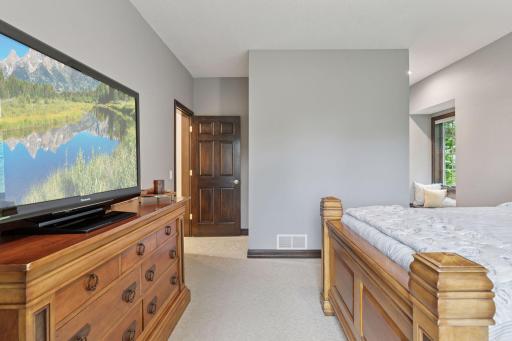 10 Apple Orchard Court, Saint Paul, MN 55110