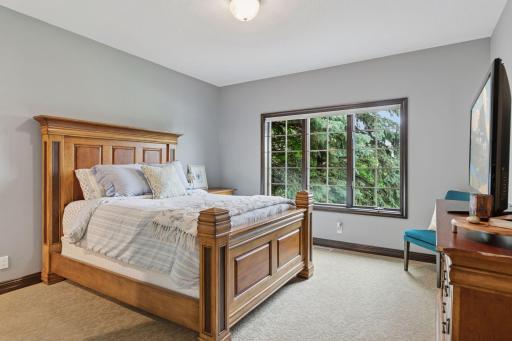 10 Apple Orchard Court, Saint Paul, MN 55110