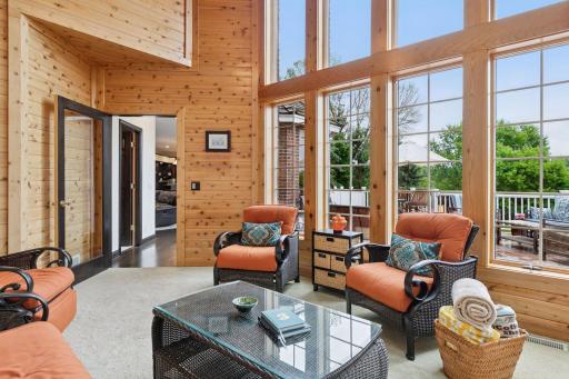10 Apple Orchard Court, Saint Paul, MN 55110