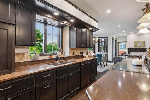10 Apple Orchard Court, Saint Paul, MN 55110