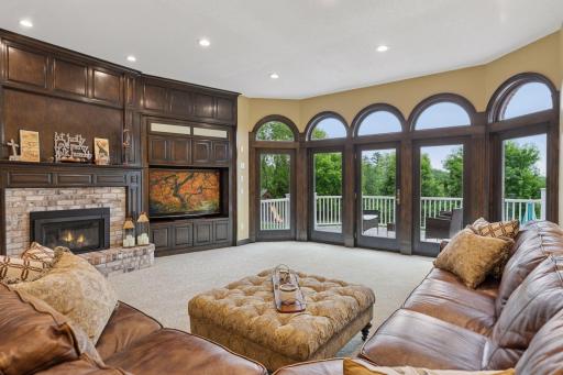10 Apple Orchard Court, Saint Paul, MN 55110