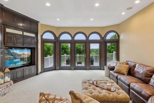 10 Apple Orchard Court, Saint Paul, MN 55110