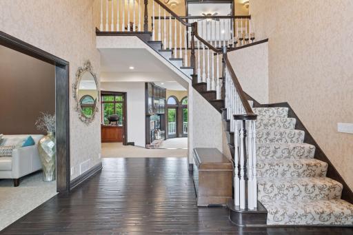 10 Apple Orchard Court, Saint Paul, MN 55110