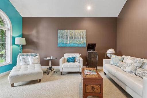 10 Apple Orchard Court, Saint Paul, MN 55110
