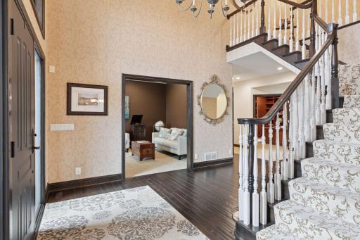 10 Apple Orchard Court, Saint Paul, MN 55110