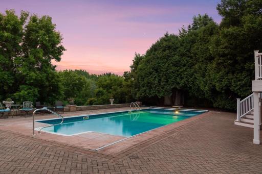 10 Apple Orchard Court, Saint Paul, MN 55110