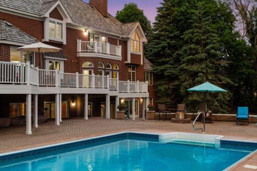10 Apple Orchard Court, Saint Paul, MN 55110