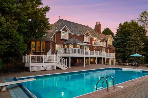 10 Apple Orchard Court, Saint Paul, MN 55110