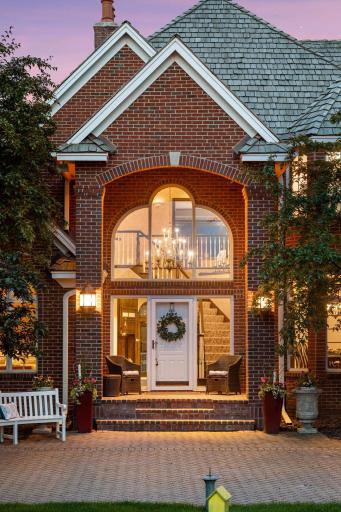 10 Apple Orchard Court, Saint Paul, MN 55110