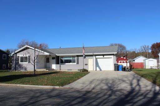 318 4th Street NW, Blooming Prairie, MN 55917