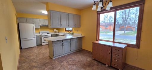 Dining/kitchen