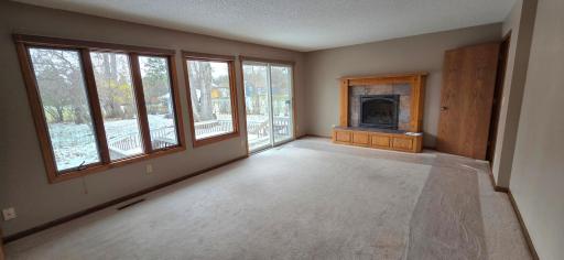 Living room w/ fireplace