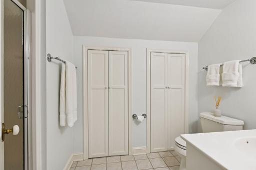 1 Spur Road, Minneapolis, MN 55436