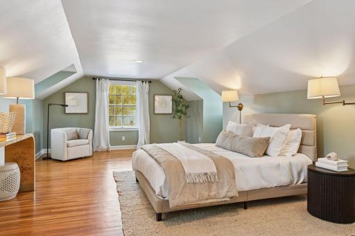 1 Spur Road, Minneapolis, MN 55436