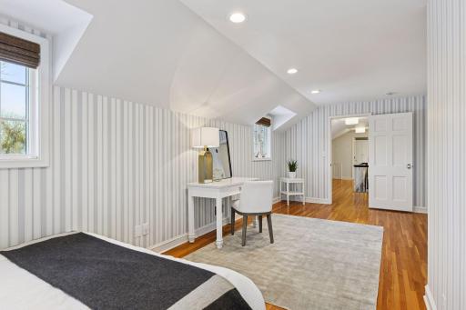 1 Spur Road, Minneapolis, MN 55436