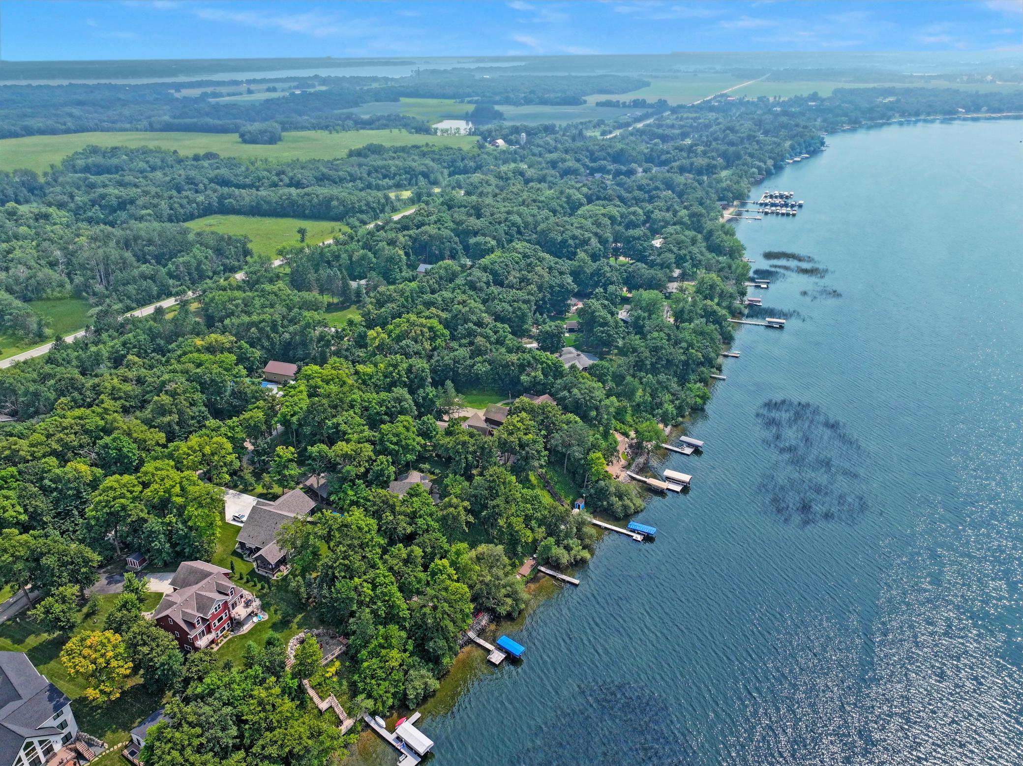 Tucked in on a quiet road not far from Carlos Creek Winery with beautiful views of Lake Ida - 4431 acres, 106 ft deep