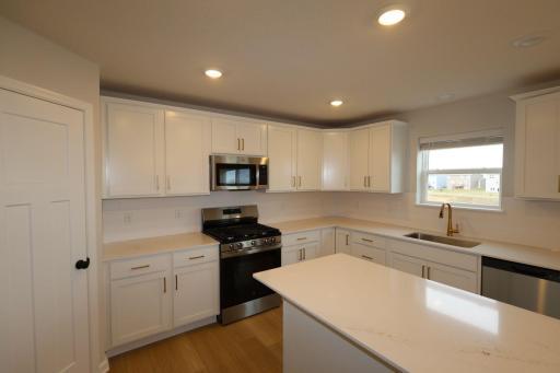 Photo for 15616 71st Street NE, Otsego, MN 55330 - listing #6818939 Cook, laugh, and hang out here! This light-filled kitchen has all the clean lines and good vibes you want.