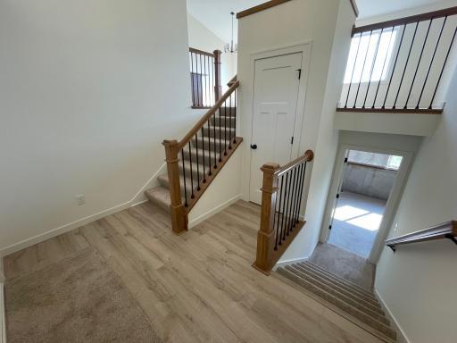 Large Foyer to Welcome Guests!