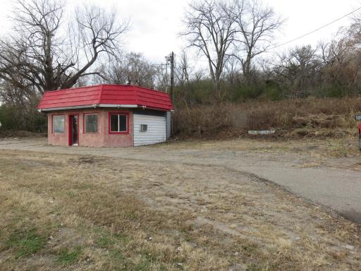 608 Flying Cloud Drive, Chaska, MN 55318