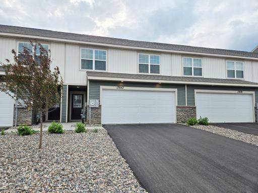 The Finley at Ardan Place in Rosemount! Photo is of similar home. Options and colors may vary. Ask Sales Agent for details.