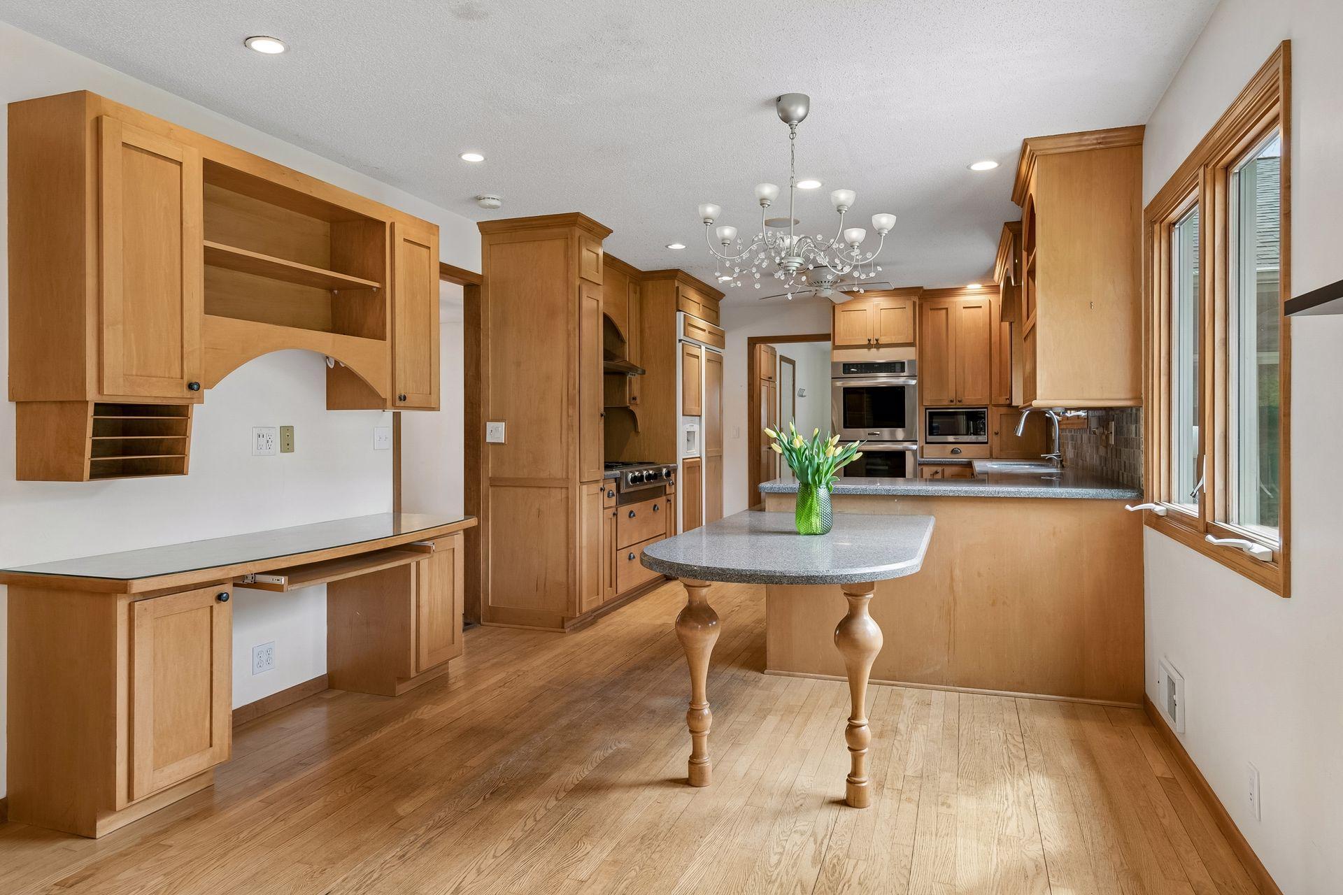 This built-in dining peninsula easily accommodates 4-6 chairs.