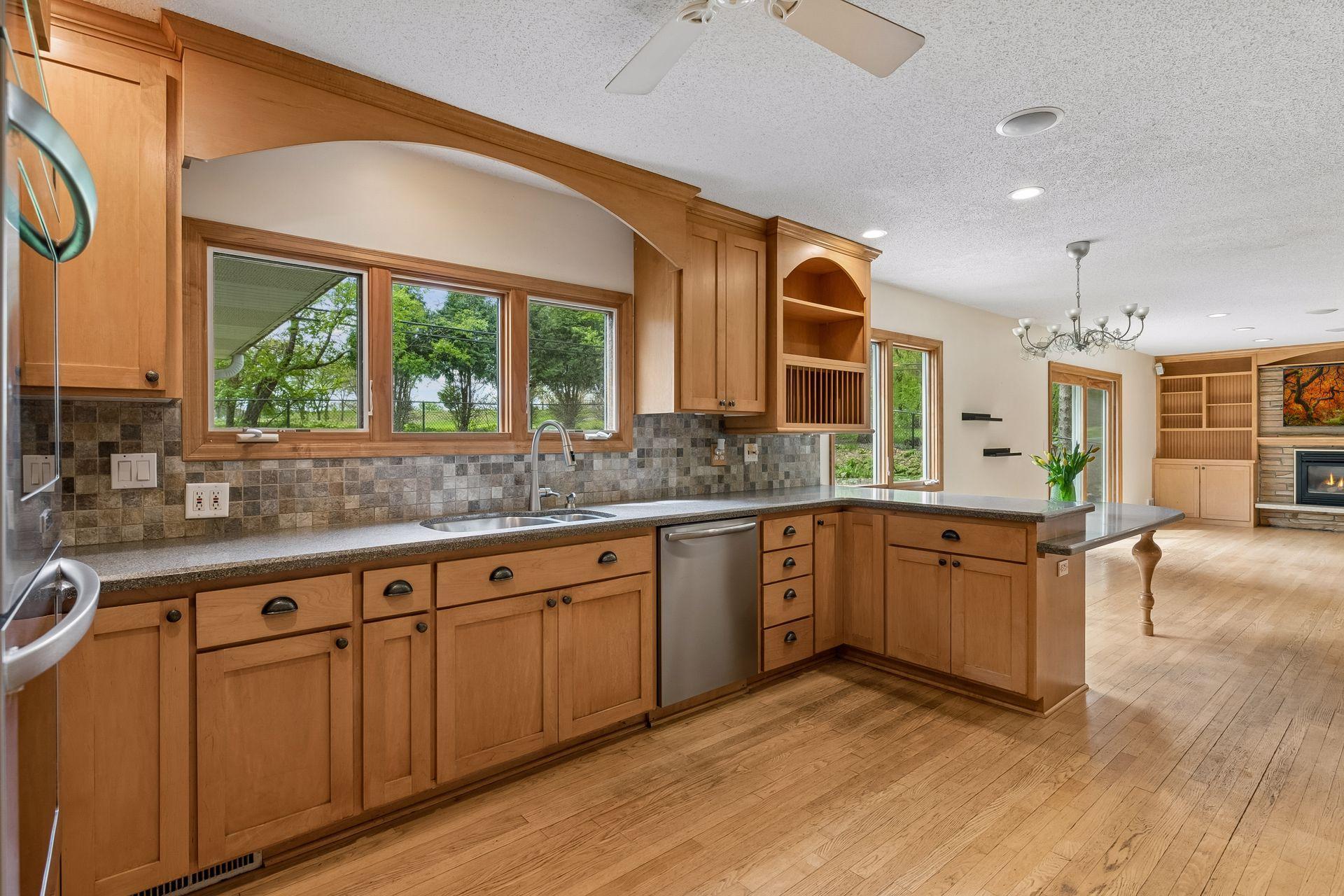 A chef's dream kitchen with plenty of room for both the cook and several helpers!