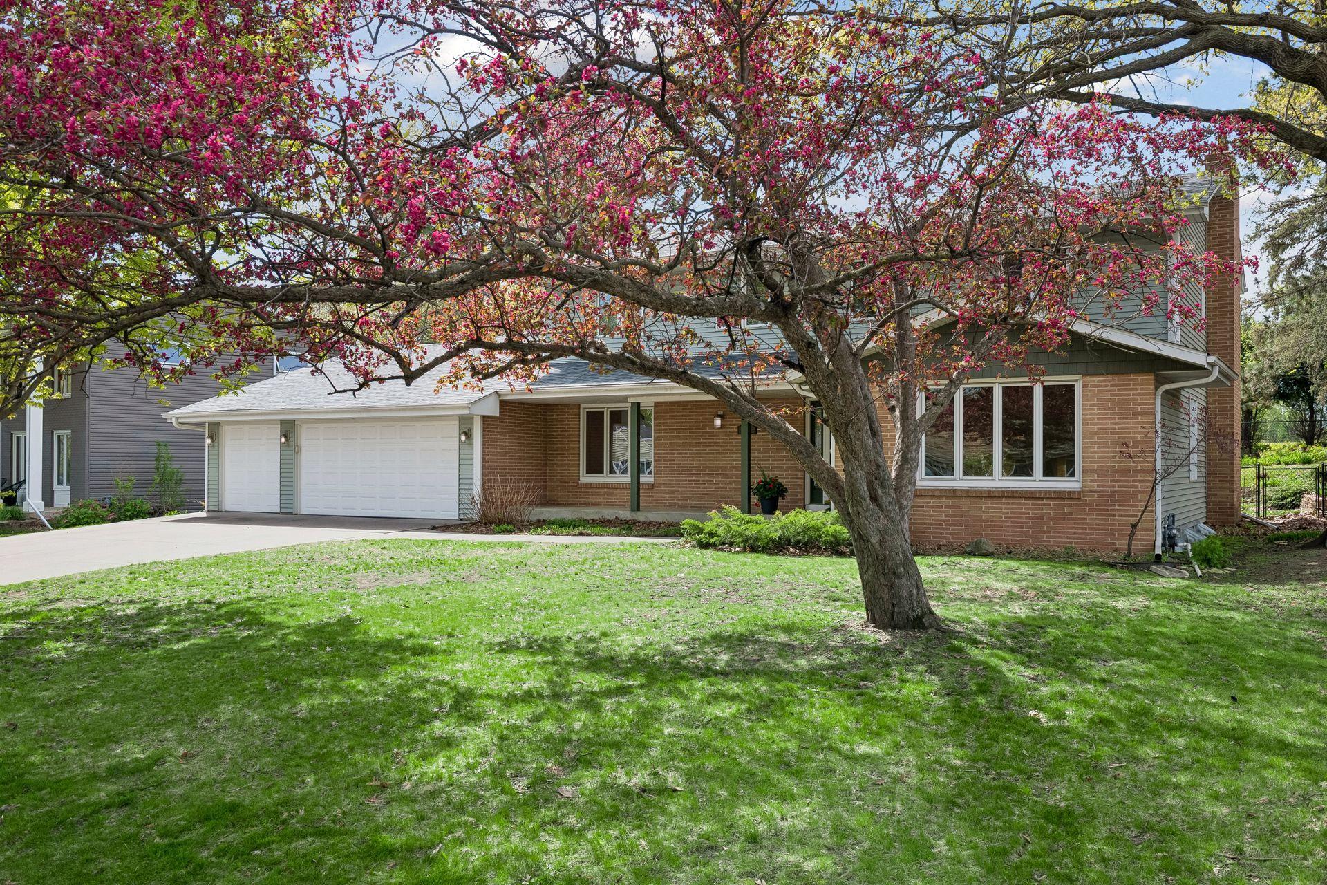 Westwood Hills is an inviting and well-established neighborhood!