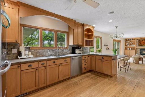 A chef's dream kitchen with plenty of room for both the cook and several helpers! Virtually Staged