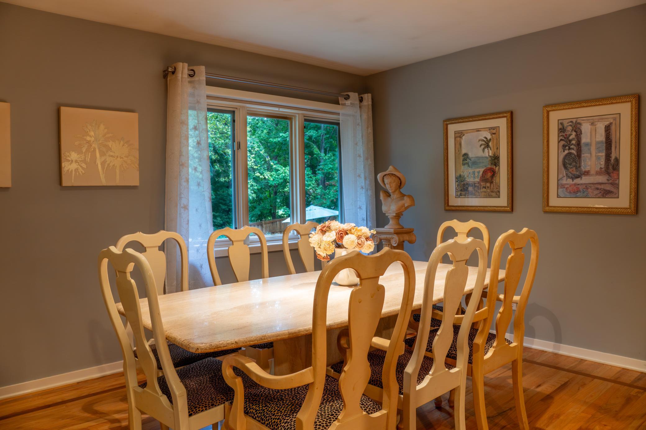 Formal Dining Room.jpg