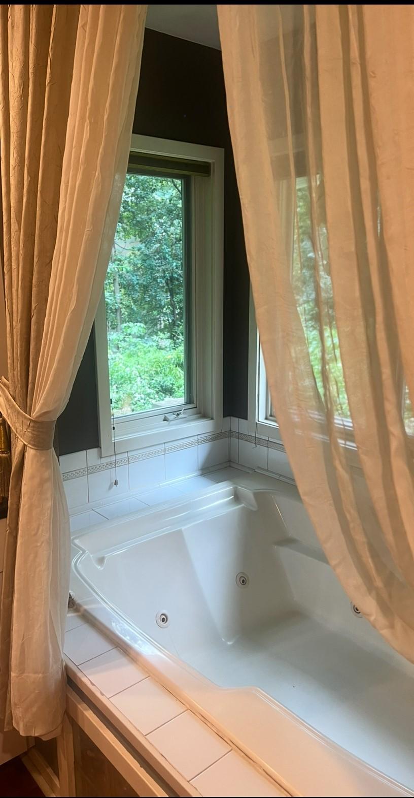 Primary Ensuite-Jet-tub