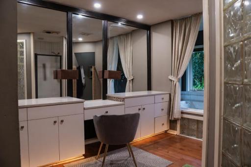 Vanity area off primary BR-near jet tub.jpeg