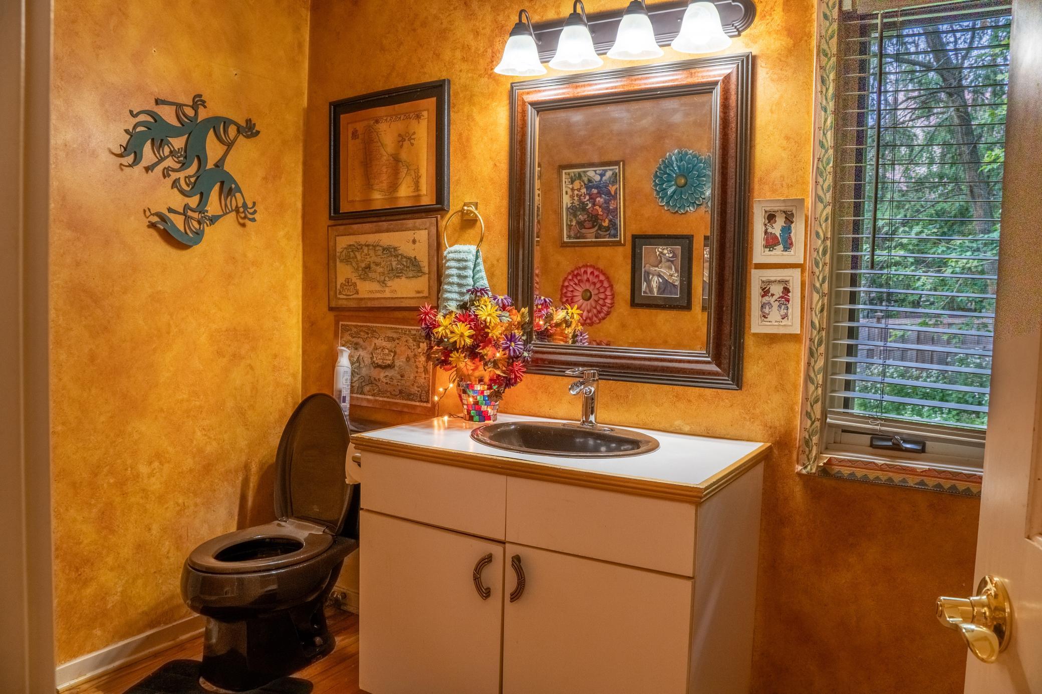 bathroom 1.jpeg
