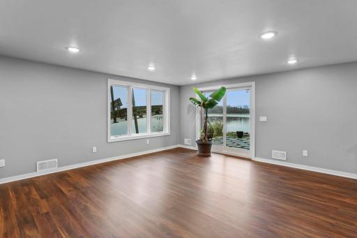 4324 Lake Point Court, Saint Paul, MN 55126