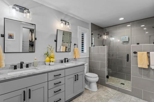 4324 Lake Point Court, Saint Paul, MN 55126