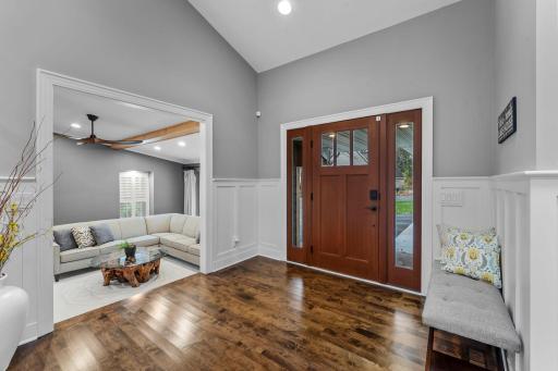 4324 Lake Point Court, Saint Paul, MN 55126