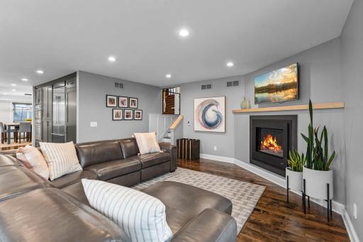 4324 Lake Point Court, Saint Paul, MN 55126