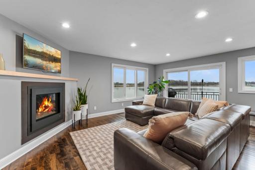 4324 Lake Point Court, Saint Paul, MN 55126