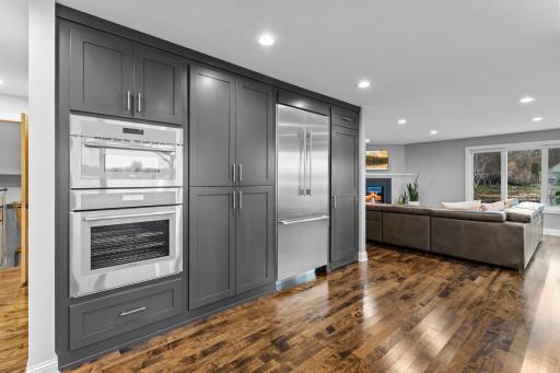 4324 Lake Point Court, Saint Paul, MN 55126