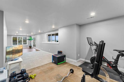 4324 Lake Point Court, Saint Paul, MN 55126