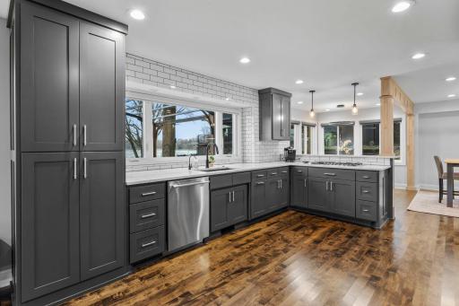 4324 Lake Point Court, Saint Paul, MN 55126