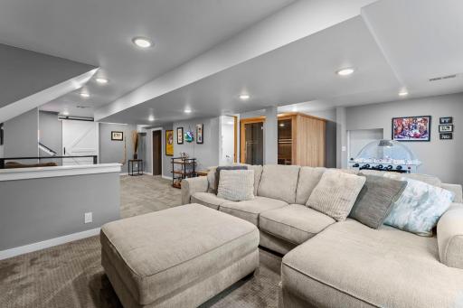 4324 Lake Point Court, Saint Paul, MN 55126