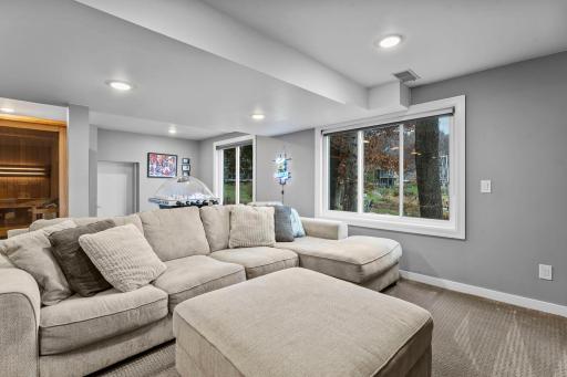 4324 Lake Point Court, Saint Paul, MN 55126
