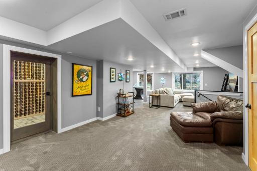 4324 Lake Point Court, Saint Paul, MN 55126