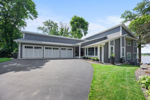 12-web-or-mls-4324 Lakepoint Ct Exteriors-14.jpg
