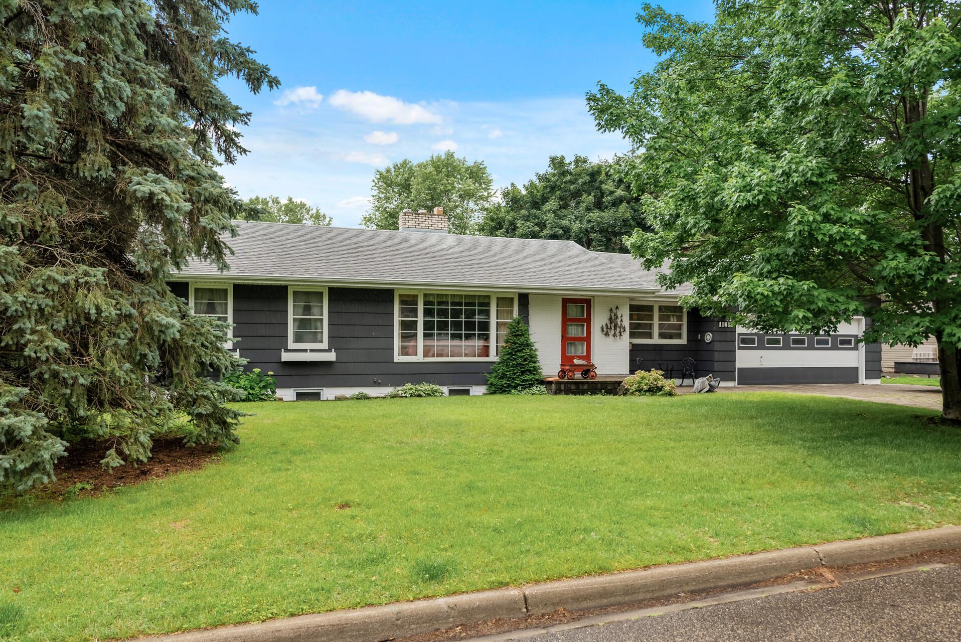 Welcome home to 11613 Shady Oak Dr.