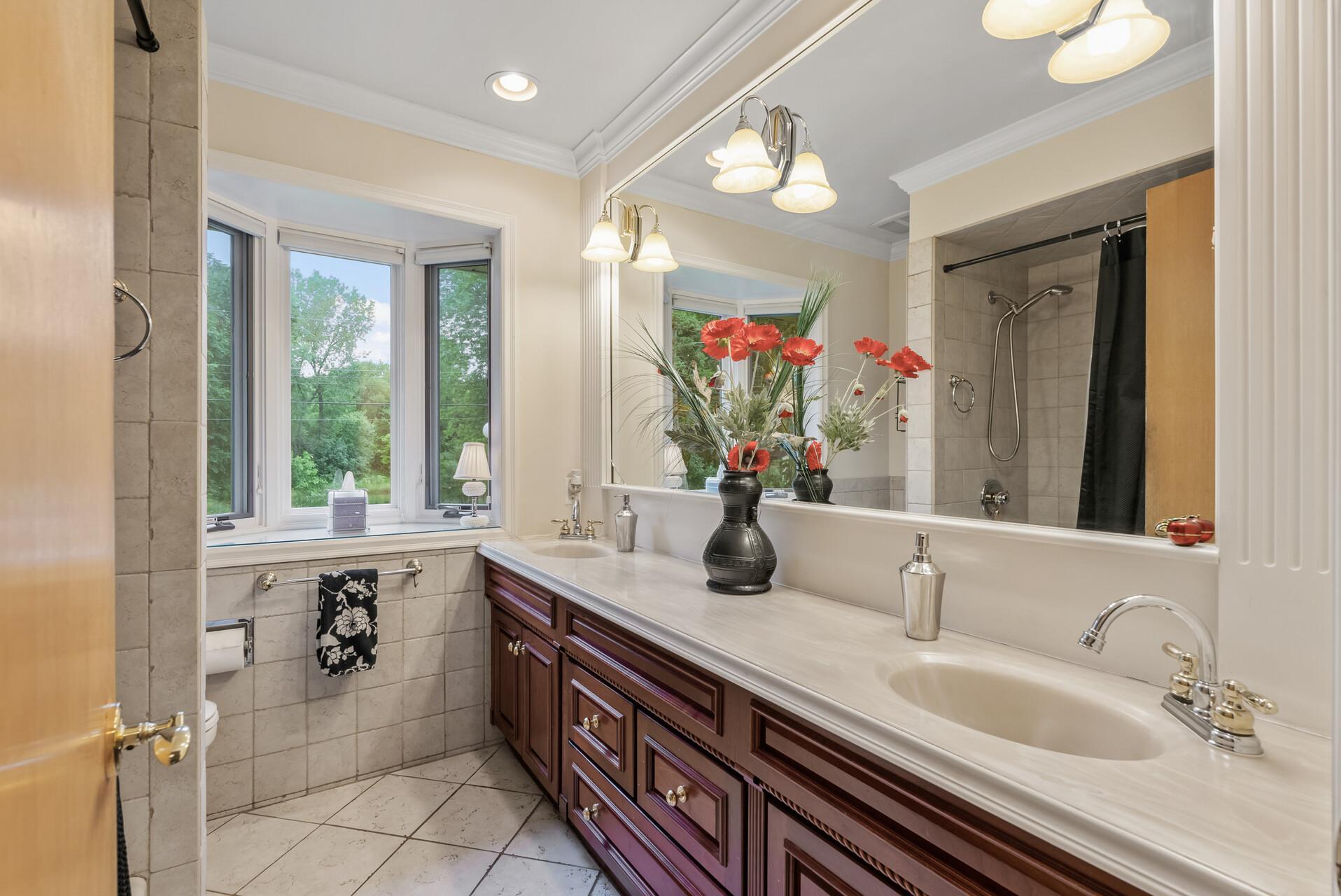 Main floor full bath