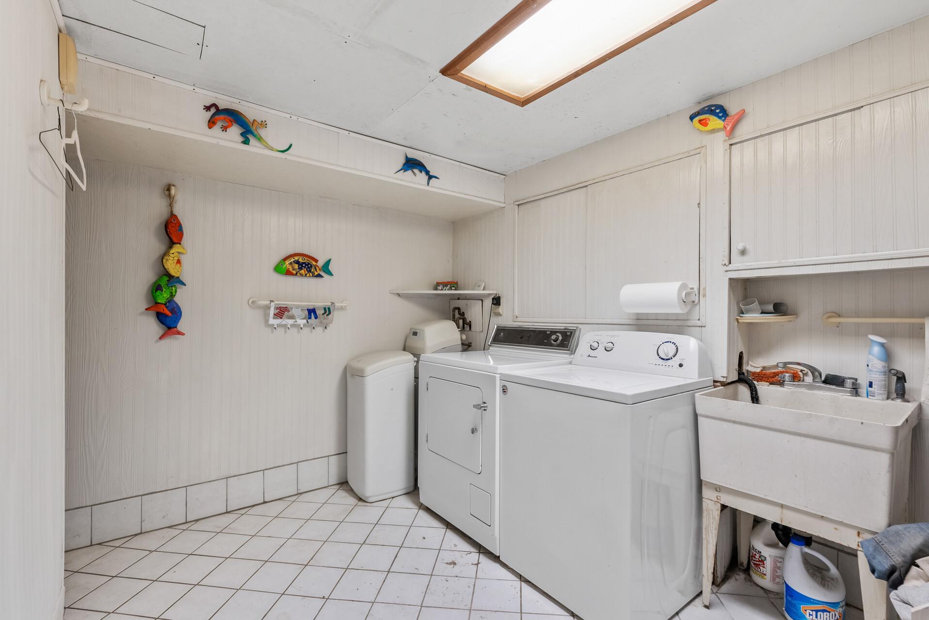 Lower level laundry room