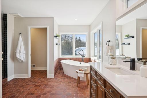 5600 Parkwood Lane, Edina, MN 55436