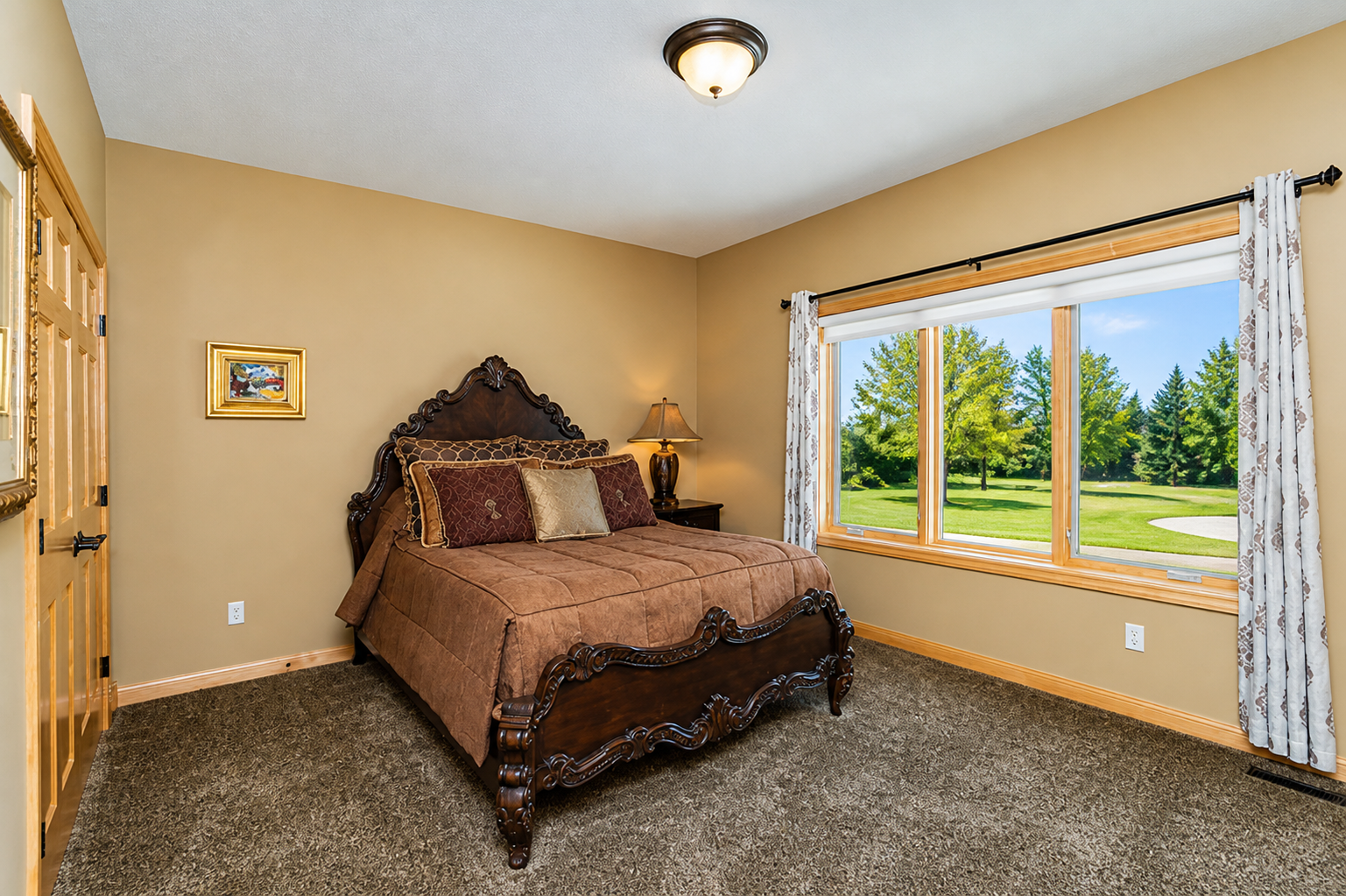 Main floor guest bedroom - AIG